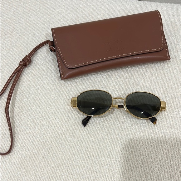 Celine - Picture 1 of 5